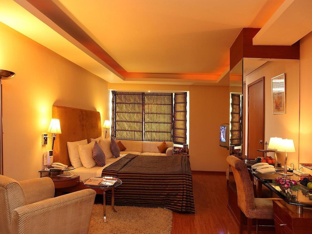Hotel Ohris Banjara Hyderabad Esterno foto