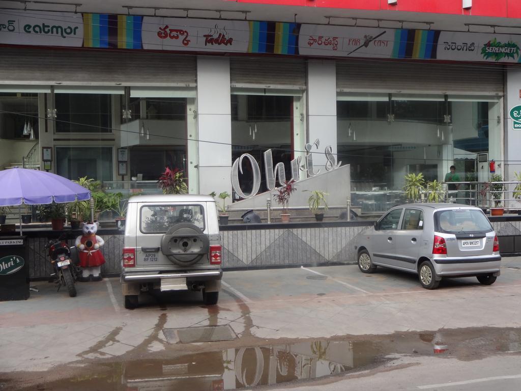 Hotel Ohris Banjara Hyderabad Esterno foto