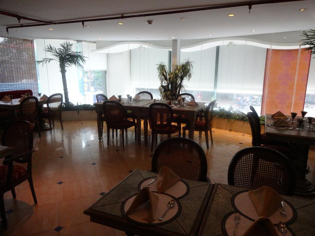 Hotel Ohris Banjara Hyderabad Esterno foto
