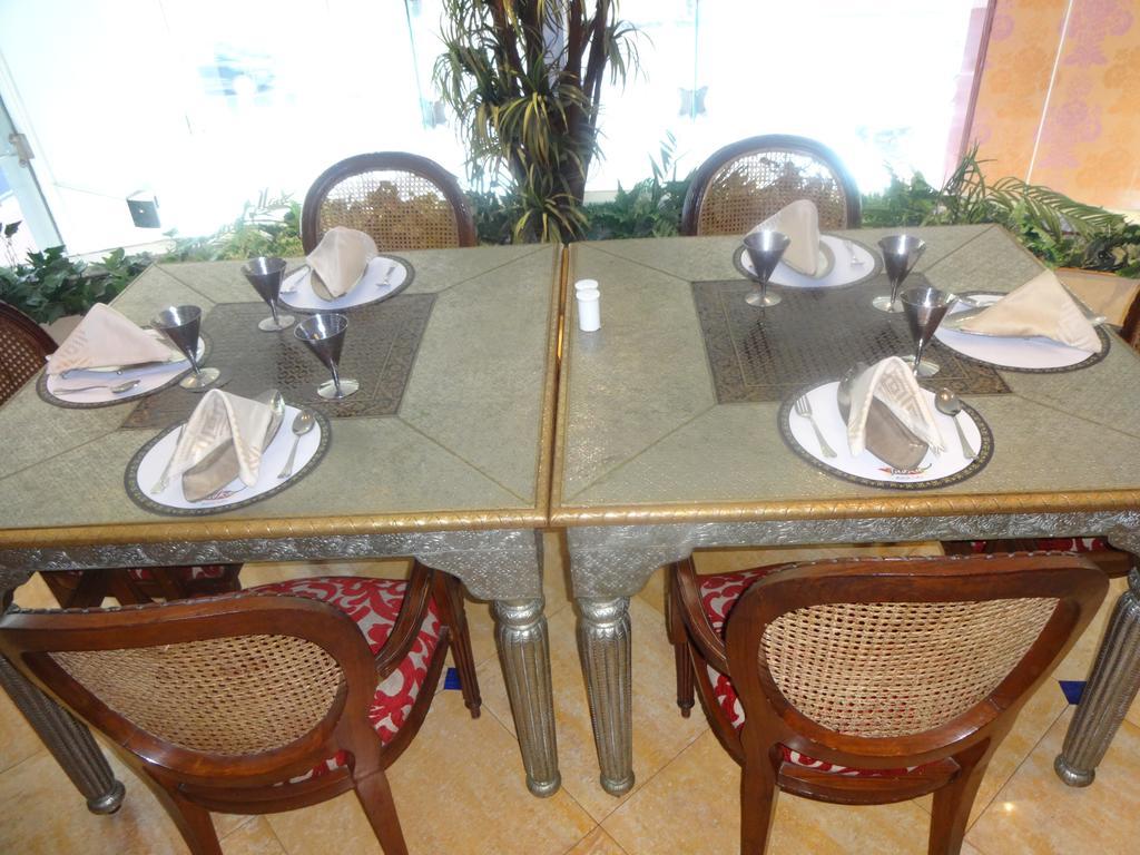 Hotel Ohris Banjara Hyderabad Esterno foto