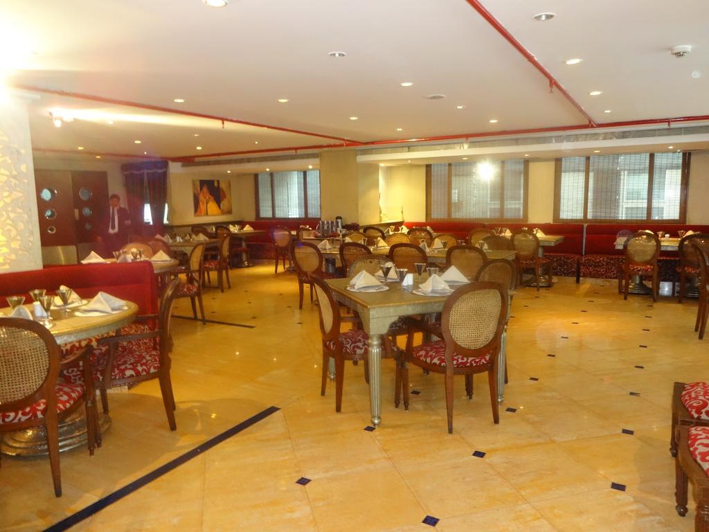Hotel Ohris Banjara Hyderabad Esterno foto