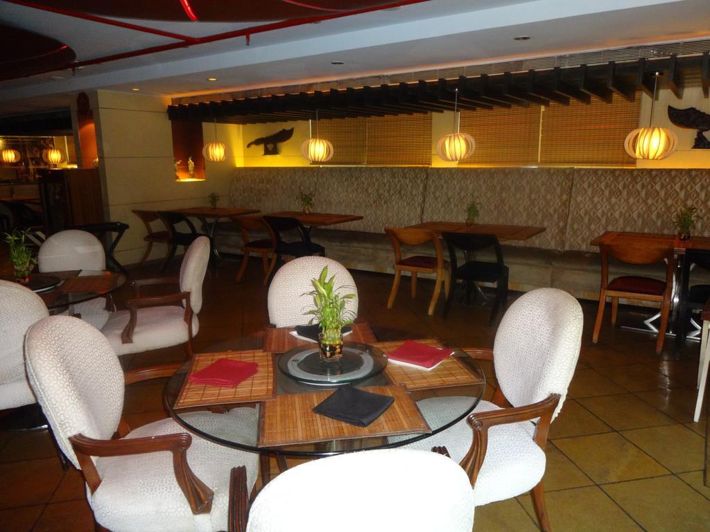 Hotel Ohris Banjara Hyderabad Esterno foto