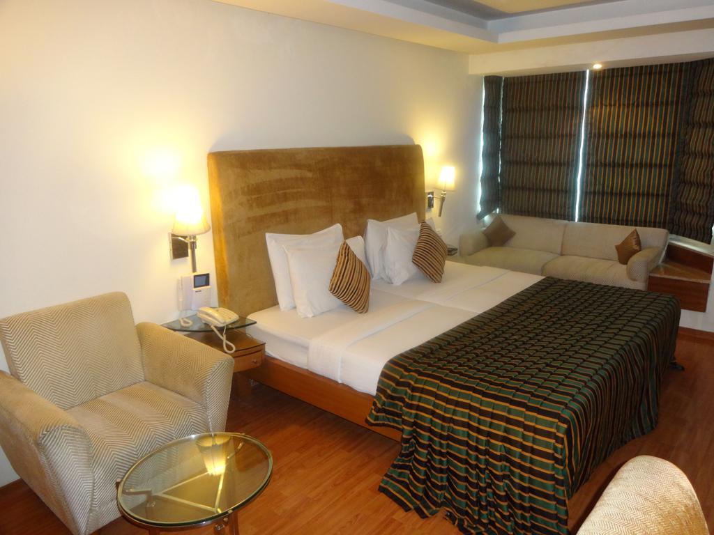 Hotel Ohris Banjara Hyderabad Esterno foto
