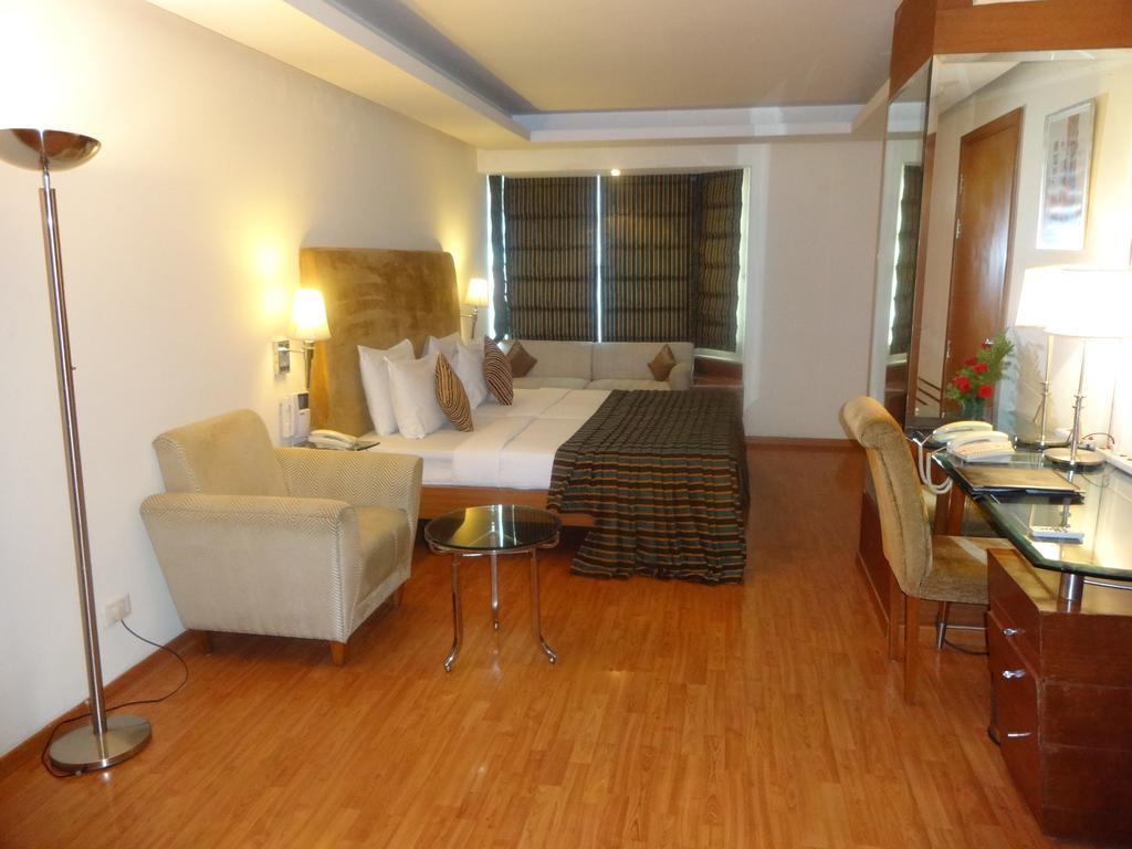Hotel Ohris Banjara Hyderabad Esterno foto