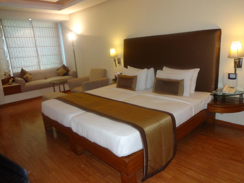 Hotel Ohris Banjara Hyderabad Esterno foto