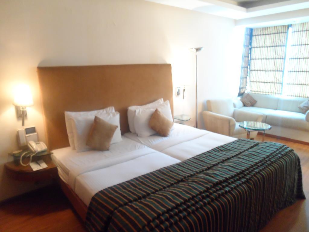 Hotel Ohris Banjara Hyderabad Esterno foto