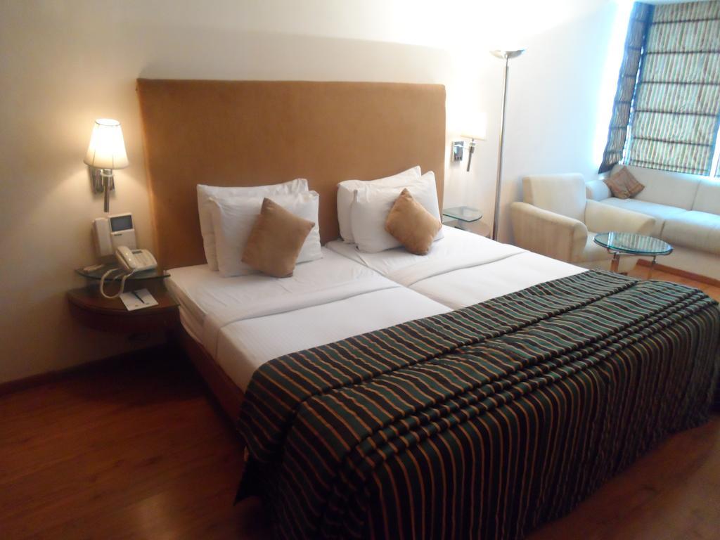 Hotel Ohris Banjara Hyderabad Esterno foto