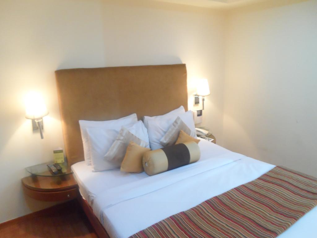 Hotel Ohris Banjara Hyderabad Esterno foto