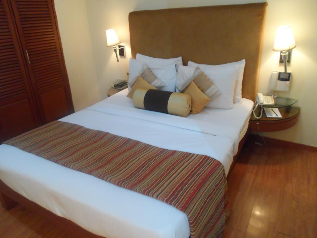 Hotel Ohris Banjara Hyderabad Esterno foto